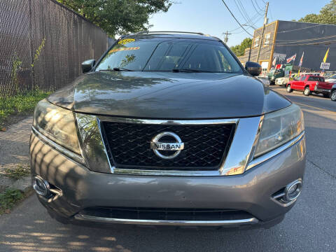 2015 Nissan Pathfinder Platinum 4WD photo