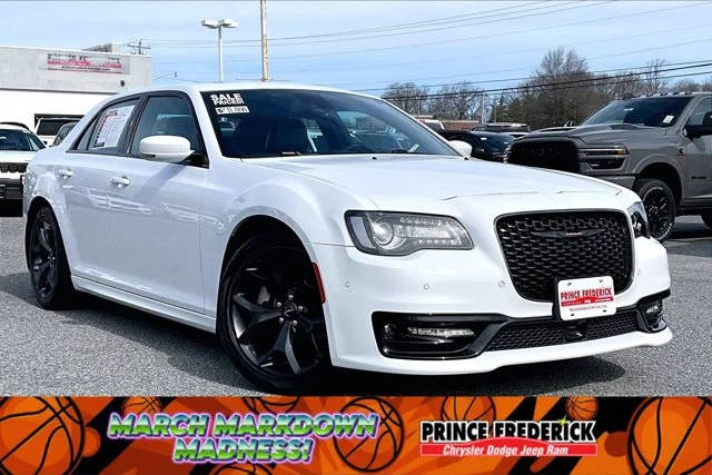 2023 Chrysler 300 300S RWD photo