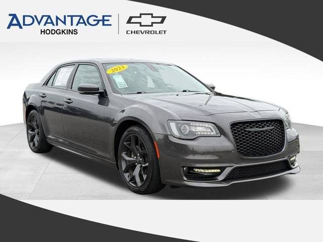 2023 Chrysler 300 Touring L RWD photo