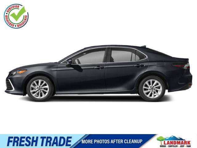 2022 Toyota Camry LE FWD photo