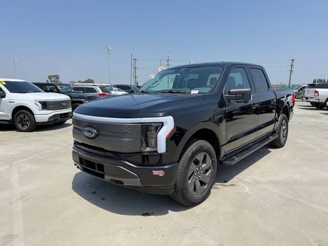 2023 Ford F-150 Lightning XLT AWD photo
