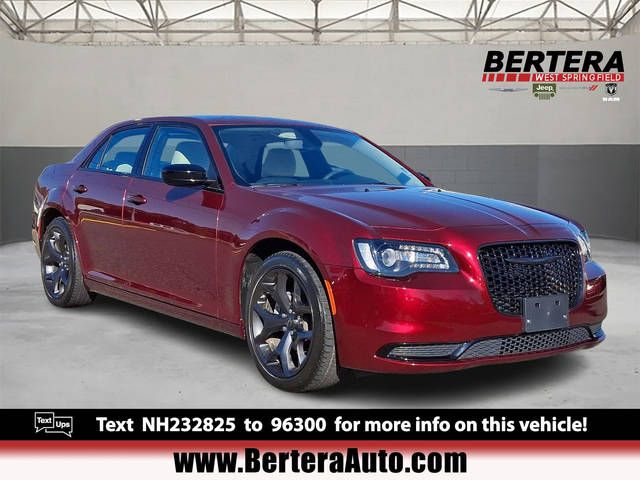 2022 Chrysler 300 Touring RWD photo