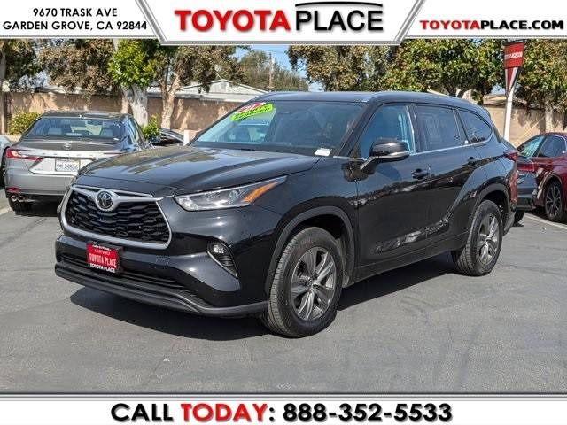 2021 Toyota Highlander XLE FWD photo