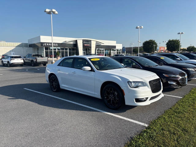 2023 Chrysler 300 Touring L AWD photo