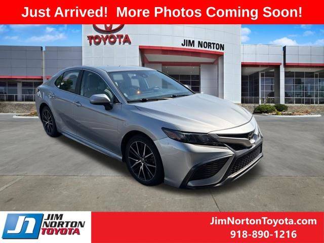2021 Toyota Camry SE FWD photo