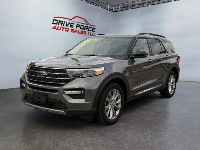 2023 Ford Explorer XLT 4WD photo