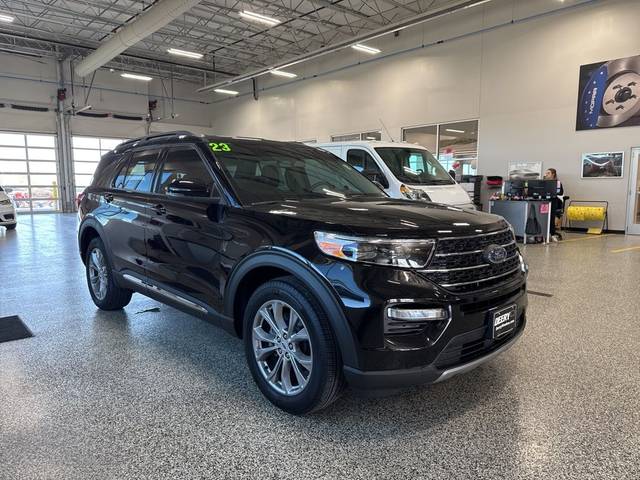 2023 Ford Explorer XLT 4WD photo