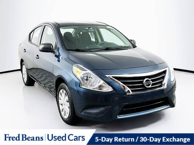 2015 Nissan Versa S FWD photo
