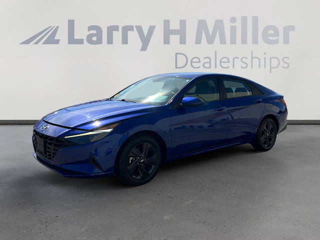 2023 Hyundai Elantra SEL FWD photo