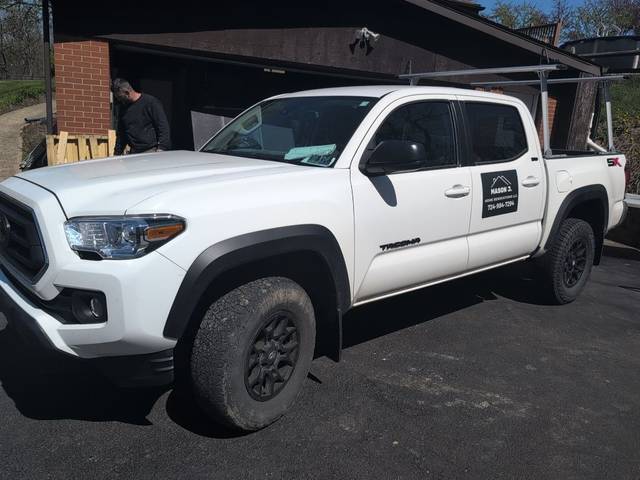 2023 Toyota Tacoma SR5 4WD photo
