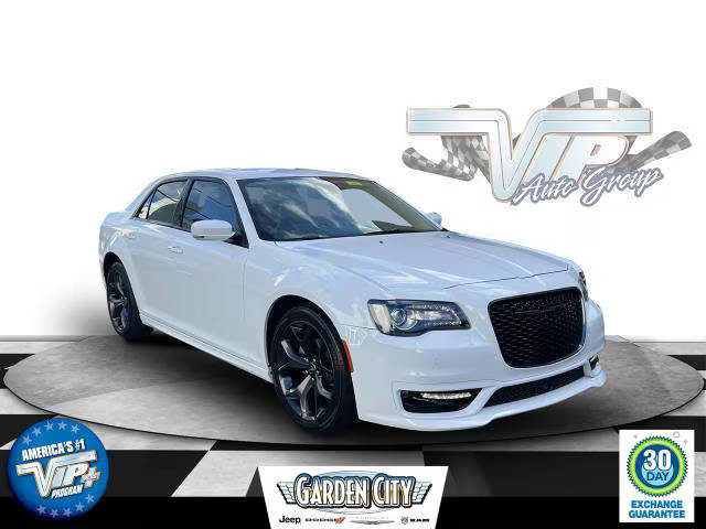 2023 Chrysler 300 Touring L RWD photo