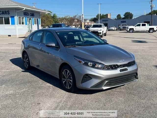 2023 Kia Forte LXS FWD photo