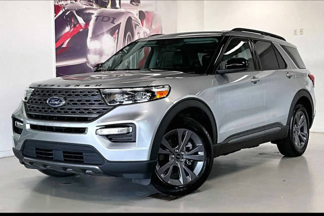 2023 Ford Explorer XLT 4WD photo