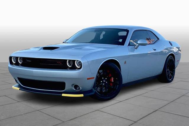 2023 Dodge Challenger R/T Scat Pack RWD photo