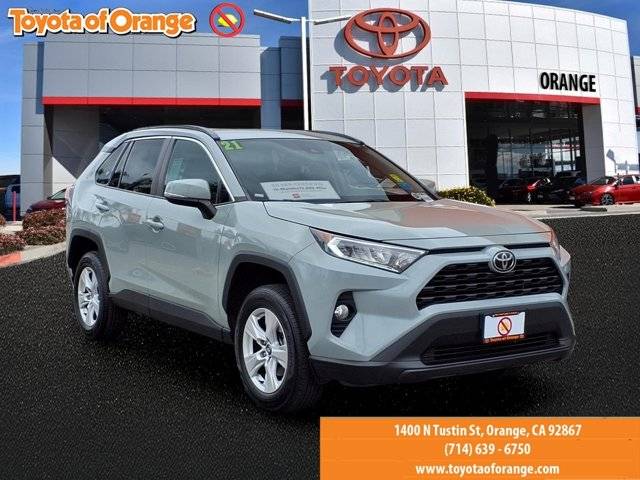 2021 Toyota RAV4 XLE FWD photo