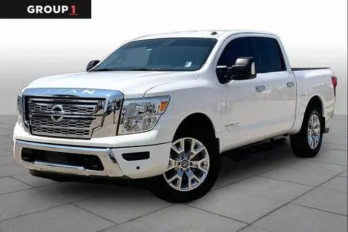 2021 Nissan Titan SV 4WD photo