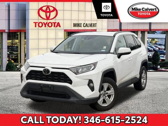 2021 Toyota RAV4 XLE FWD photo
