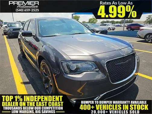 2023 Chrysler 300 Touring RWD photo