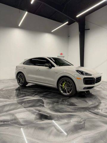 2023 Porsche Cayenne Coupe E-Hybrid AWD photo