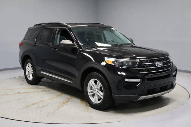 2023 Ford Explorer XLT 4WD photo
