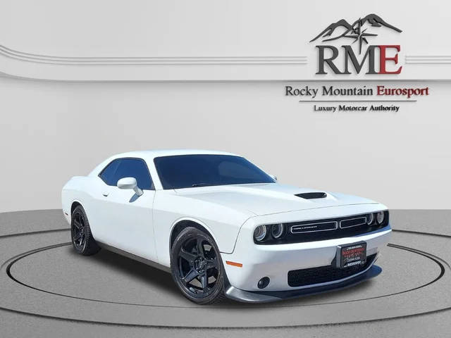 2022 Dodge Challenger GT RWD photo