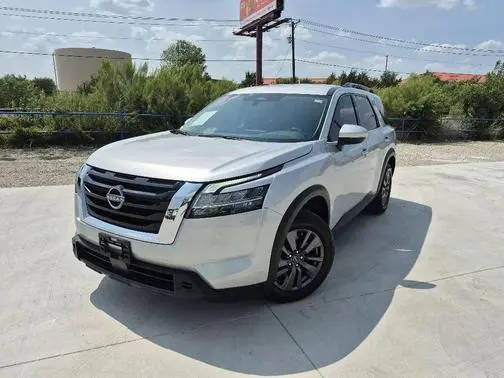 2022 Nissan Pathfinder SV 4WD photo