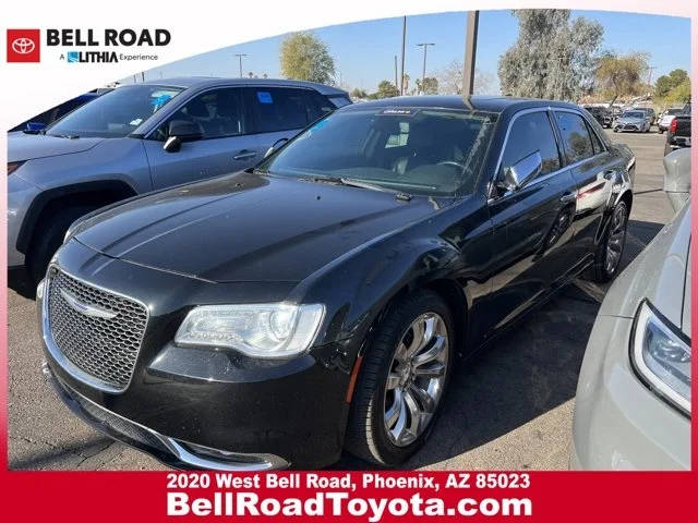 2020 Chrysler 300 Limited RWD photo