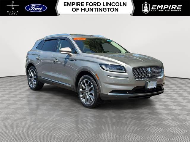 2023 Lincoln Nautilus Reserve AWD photo