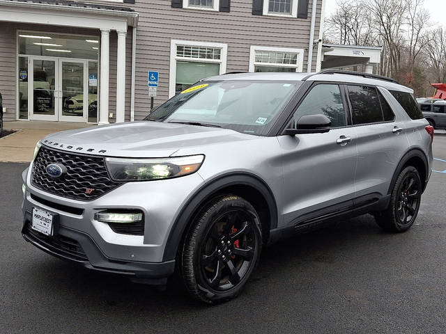 2023 Ford Explorer ST 4WD photo
