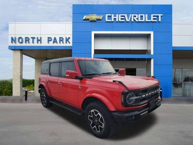 2023 Ford Bronco 4 Door Outer Banks 4WD photo