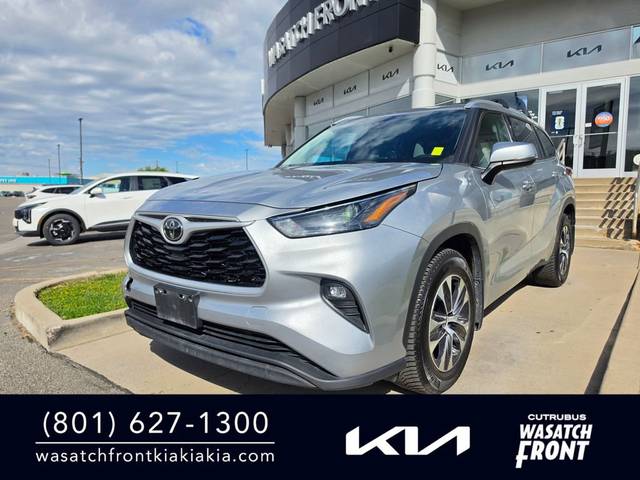 2022 Toyota Highlander XLE AWD photo