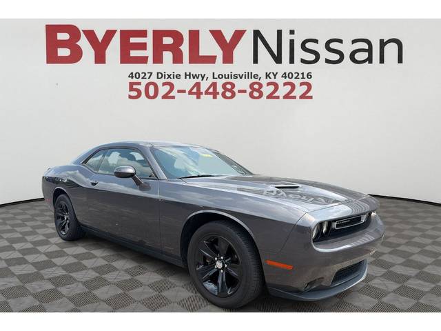 2021 Dodge Challenger SXT RWD photo
