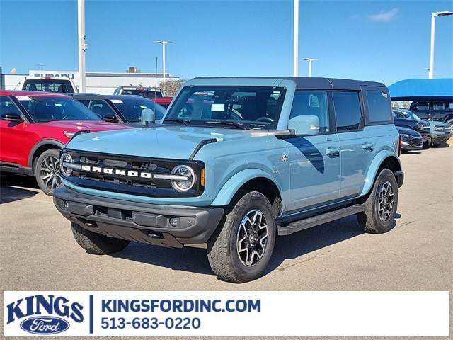 2023 Ford Bronco 4 Door Outer Banks 4WD photo