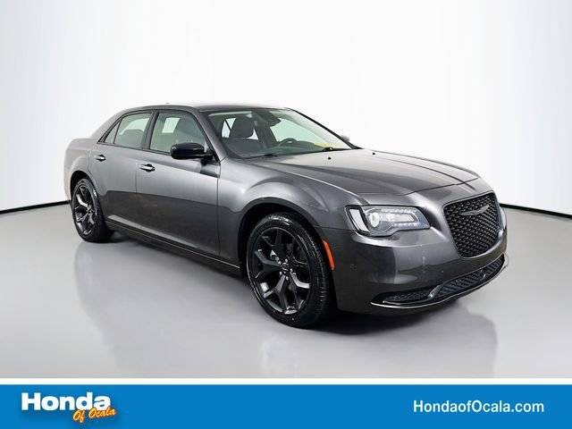 2023 Chrysler 300 Touring RWD photo