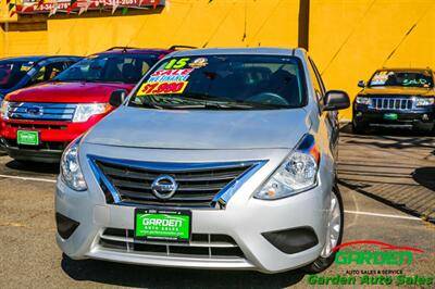 2015 Nissan Versa S FWD photo