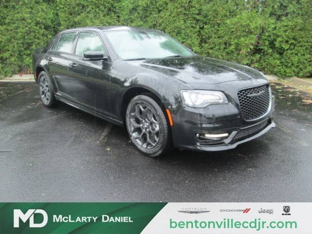 2023 Chrysler 300 Touring L AWD photo