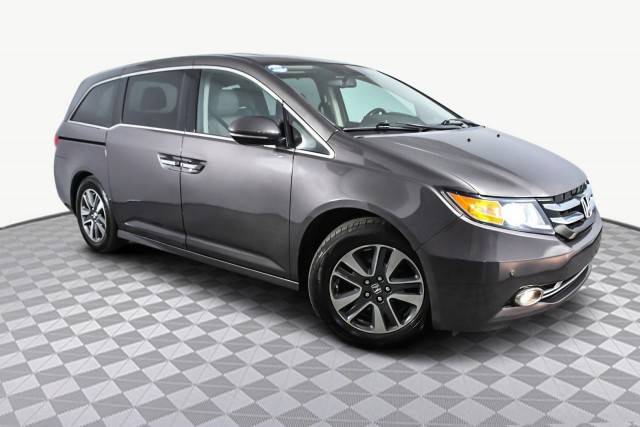 2015 Honda Odyssey Touring FWD photo