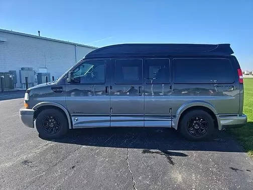 2021 Chevrolet Express LS RWD photo