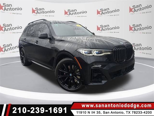 2022 BMW X7 M50i AWD photo