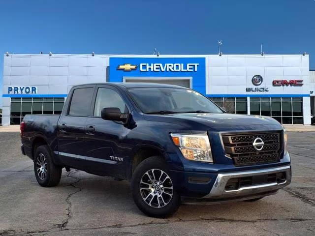 2022 Nissan Titan SV 4WD photo