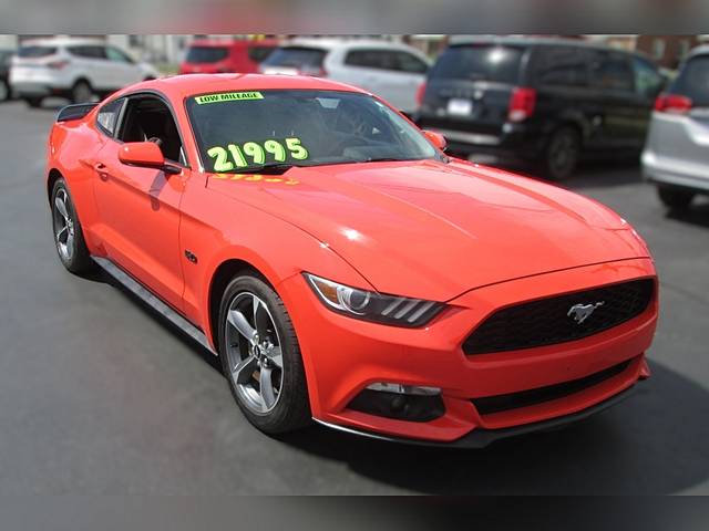 2015 Ford Mustang V6 RWD photo