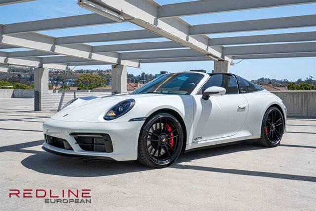 2023 Porsche 911 4 GTS AWD photo