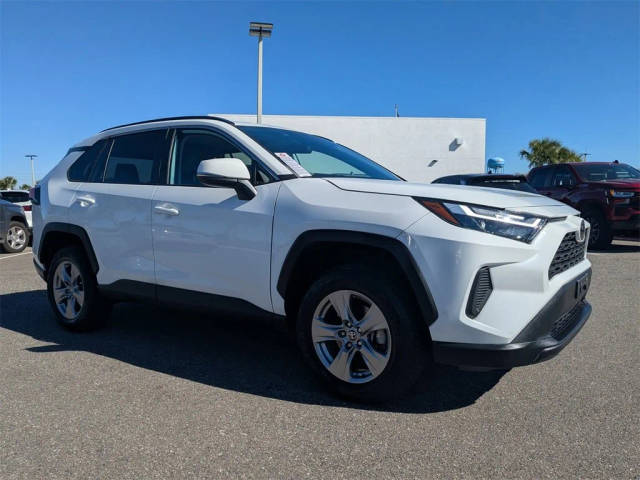 2022 Toyota RAV4 XLE AWD photo