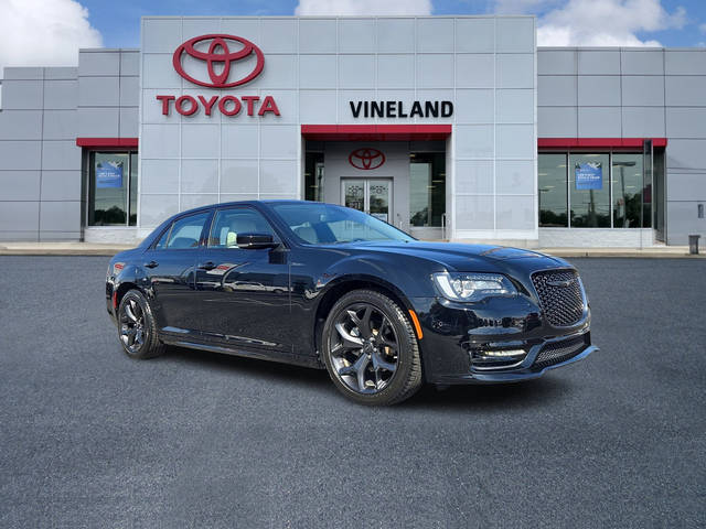 2023 Chrysler 300 Touring L RWD photo