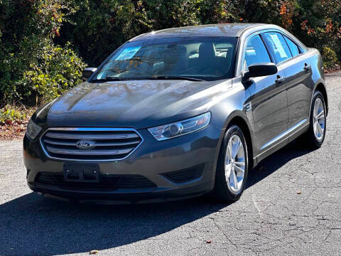 2017 Ford Taurus SE FWD photo