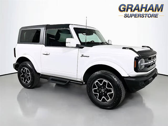 2023 Ford Bronco 2 Door Outer Banks 4WD photo