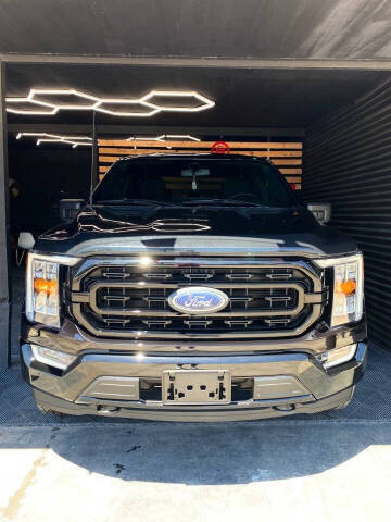 2023 Ford F-150 XLT 4WD photo