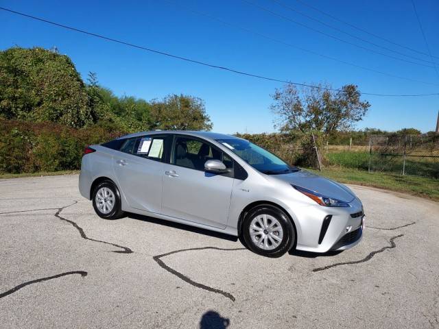 2022 Toyota Prius L Eco FWD photo