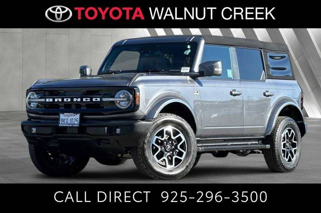 2023 Ford Bronco 4 Door Outer Banks 4WD photo