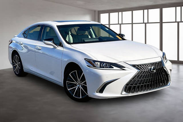 2023 Lexus ES ES 300h FWD photo
